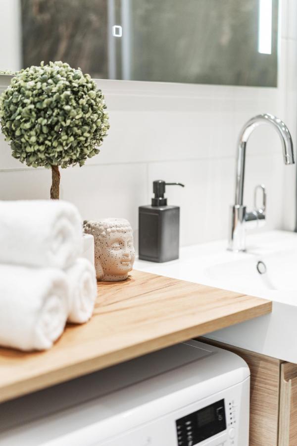 Zeus Design Apartments Wina Bagian luar foto