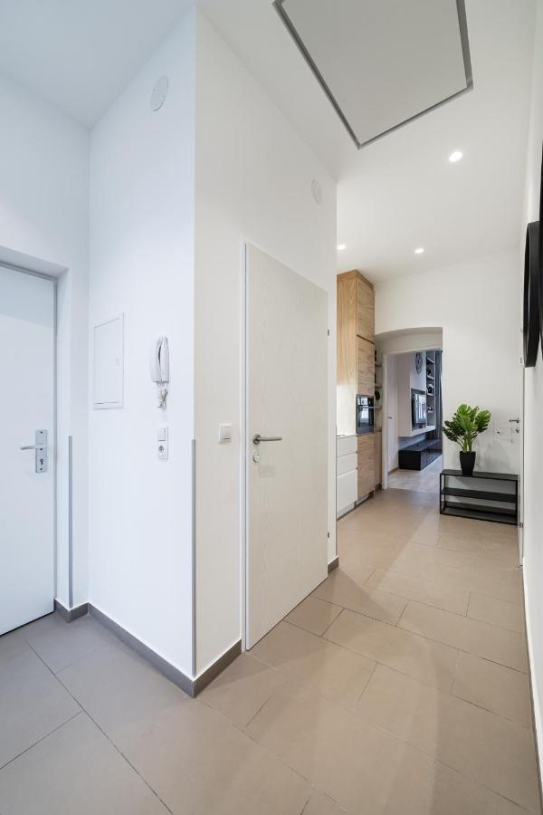 Zeus Design Apartments Wina Bagian luar foto